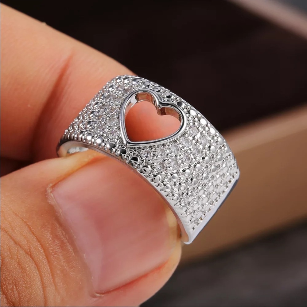 New Luxury 925 Silver Romantic Heart Ring π - Picture 2 of 6